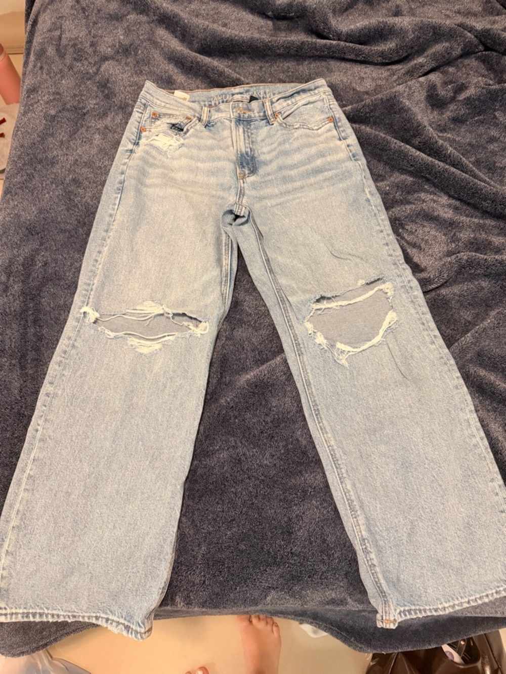 American Eagle baggy ripped Jeans